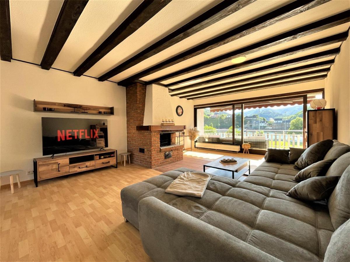 Traumaussicht Kamin Balkon Burgblick 65 Zoll Tv Netflix Sky Joyn Lindenplatz Apartman Bullay Kültér fotó