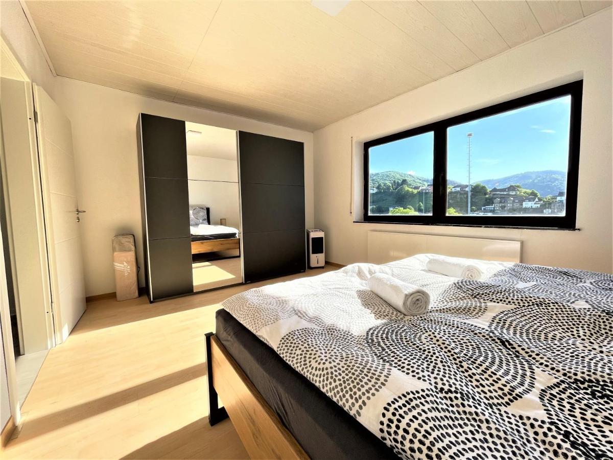 Traumaussicht Kamin Balkon Burgblick 65 Zoll Tv Netflix Sky Joyn Lindenplatz Apartman Bullay Kültér fotó