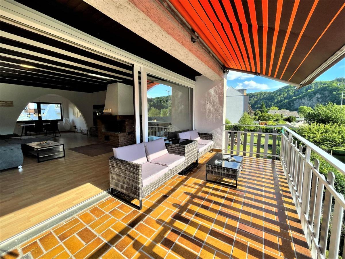 Traumaussicht Kamin Balkon Burgblick 65 Zoll Tv Netflix Sky Joyn Lindenplatz Apartman Bullay Kültér fotó