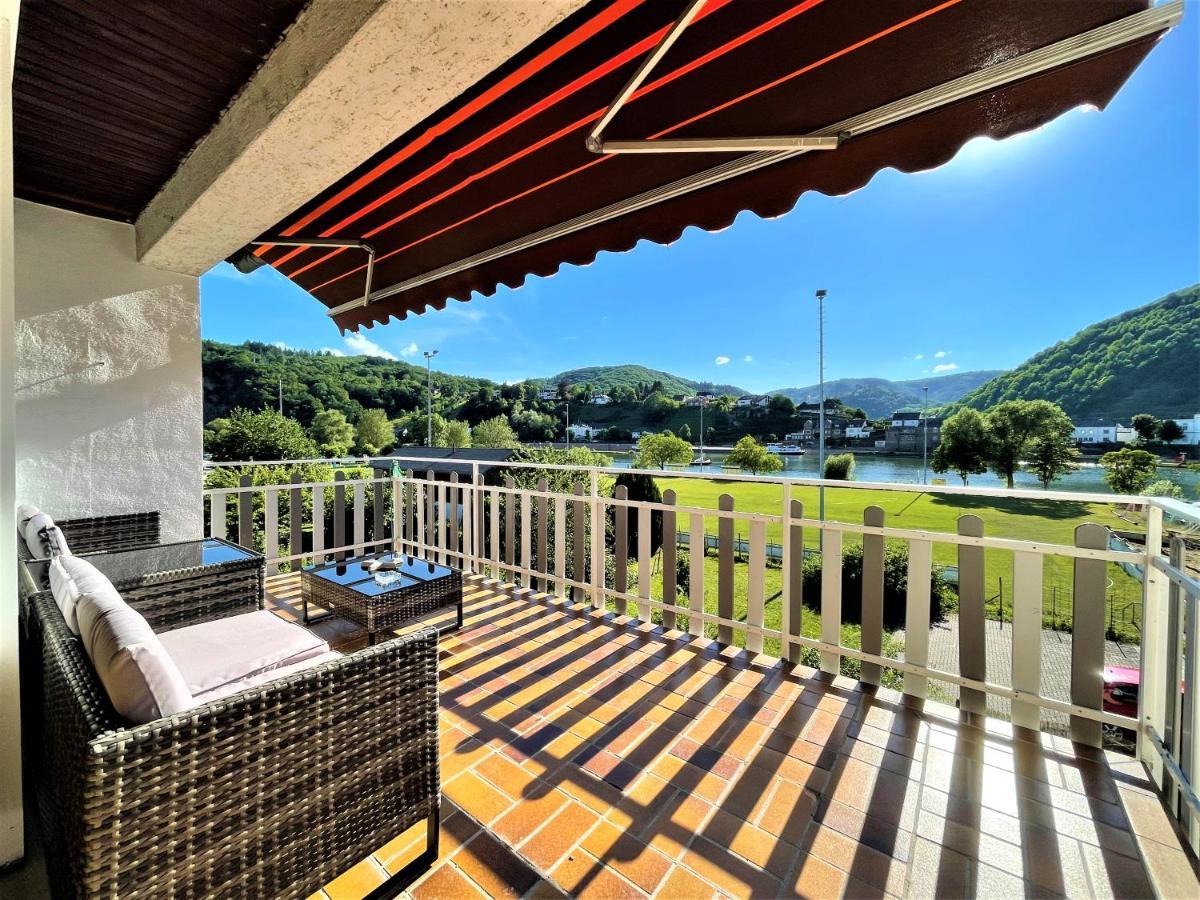 Traumaussicht Kamin Balkon Burgblick 65 Zoll Tv Netflix Sky Joyn Lindenplatz Apartman Bullay Kültér fotó